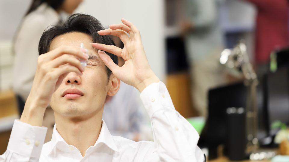 안약 넣는 이미지 (1).jpg