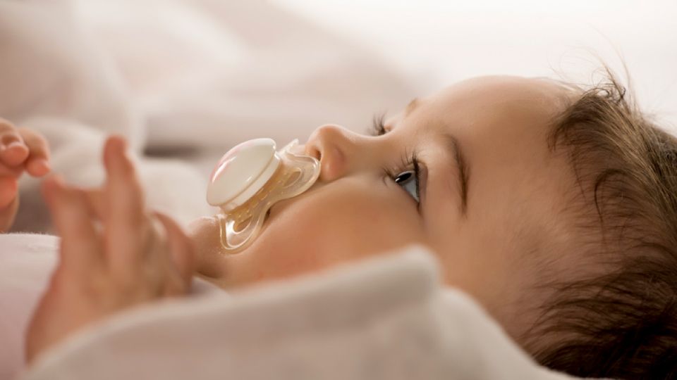 공갈젖꼭지, 손가락빨기, 6개월아기, 젖꼭지, 뻐드렁니