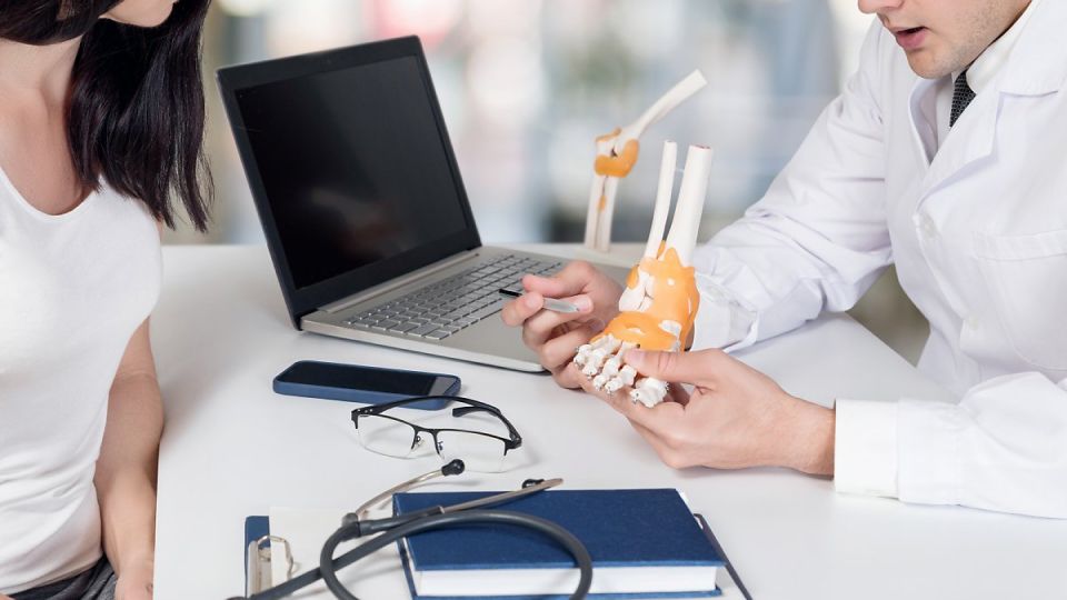 겨울관절, 관절질환, 겨울철관절질환, 발목염좌, 무릎관절염, 고관절골절, 발목염좌치료, 겨울관절질환증상, 겨울관절질환치료