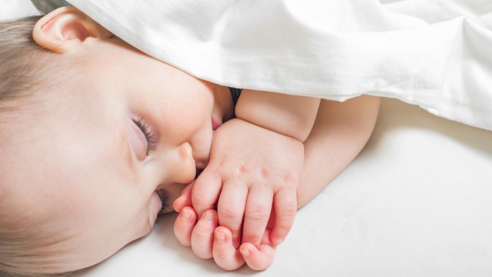 공갈젖꼭지, 손가락빨기, 6개월아기, 젖꼭지, 뻐드렁니