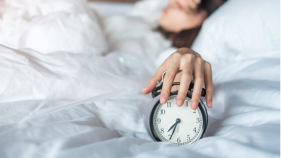 눈피로, 눈피로원인, 안구질환, 난시, 근시, 원시, 눈피로완화법, 인공눈물, 눈관리법