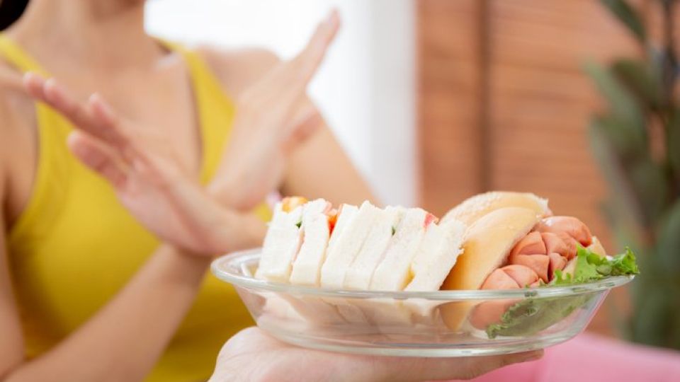 나트륨, 천일염, 정제염, 고혈압, 신장문제, 골다공증, 체중증가