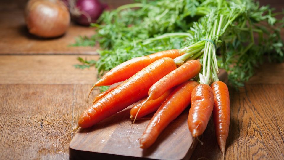 눈피로, 눈피로원인, 안구질환, 난시, 근시, 원시, 눈피로완화법, 인공눈물, 눈관리법