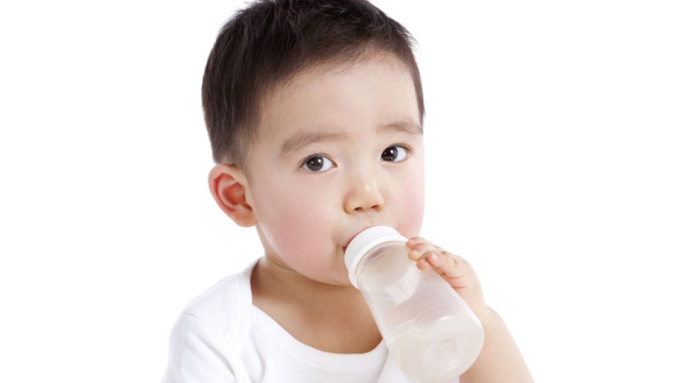 아이 수유, 혼합 수유, 트림, 딸꾹질, 분유, 우유병