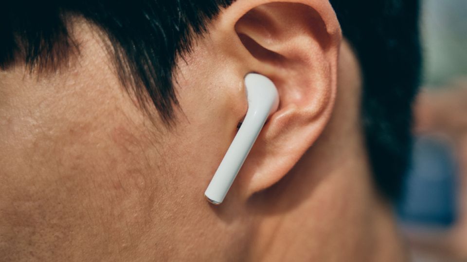 이어폰, 외이도염, 귀 건강, 이어폰 운동, 이어폰 샤워