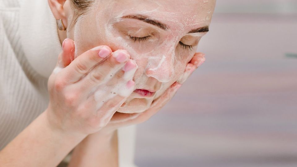 여드름, 여드름원인, 여드름종류, 여드름압출, 여드름치료, 여드름진료, 여드름약, 여드름연고, 여드름피부과, 여드름흉터