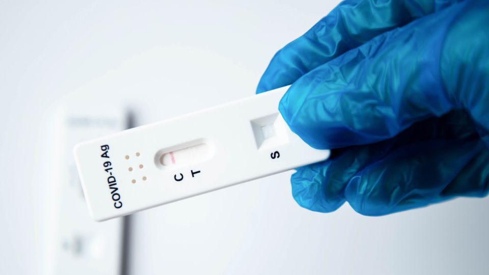 선크림 바르기.jpg