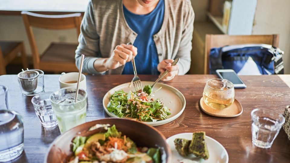 위장 건강, 소화, 설사, 혈당, 소화불량, 과식, 치매, 치주 질환