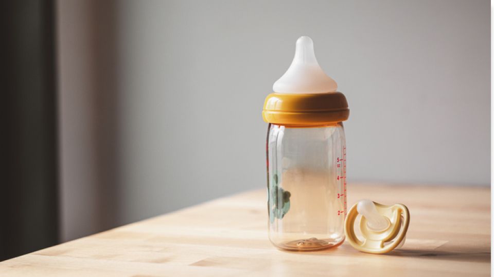 우유병 끊기, 첫 돌, 분유 수유, 컵 사용, 숟가락