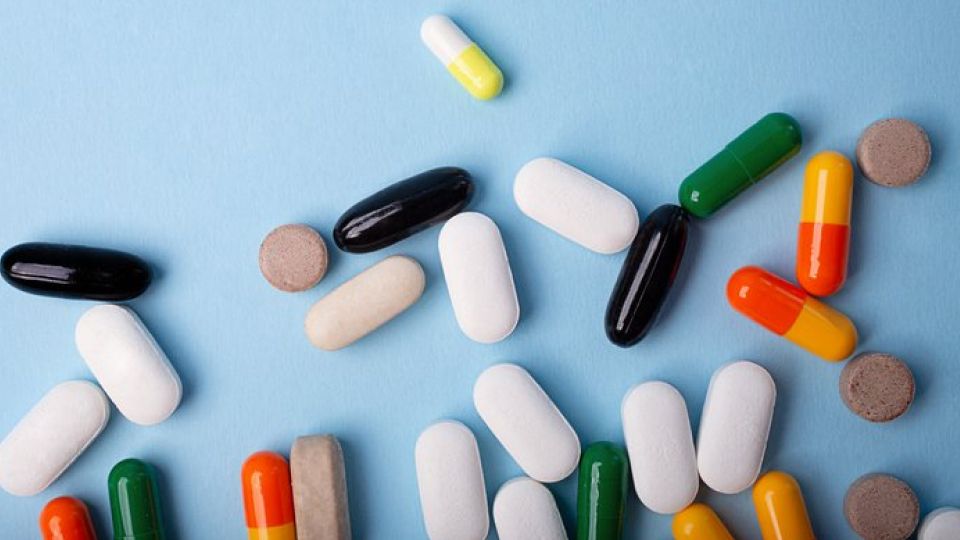 알약, 알약색깔, 알약쪼개먹기, 알약쪼개서, 알약부숴먹기, 알약종류, 알약사용기한, 알약유통기한