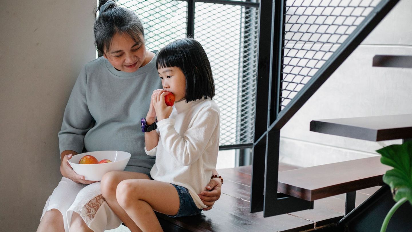 여러 세대 가족이 함께하는 모습