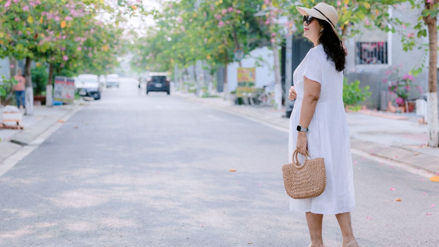 전화로 의료진과 상담하는 모습