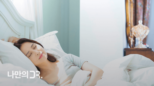 등을 대고 천장을 바라보고 잘 경우 코골이가 더 심해질 수 있다.