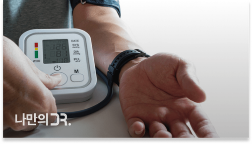 팥죽의 주재료인 팥은 고혈압, 동맥경화 같은 혈관 질환 예방에 효과적이다.