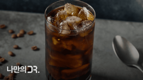 운동을 하기 전에 커피를 마시면 운동 효율을 높일 수 있다. 